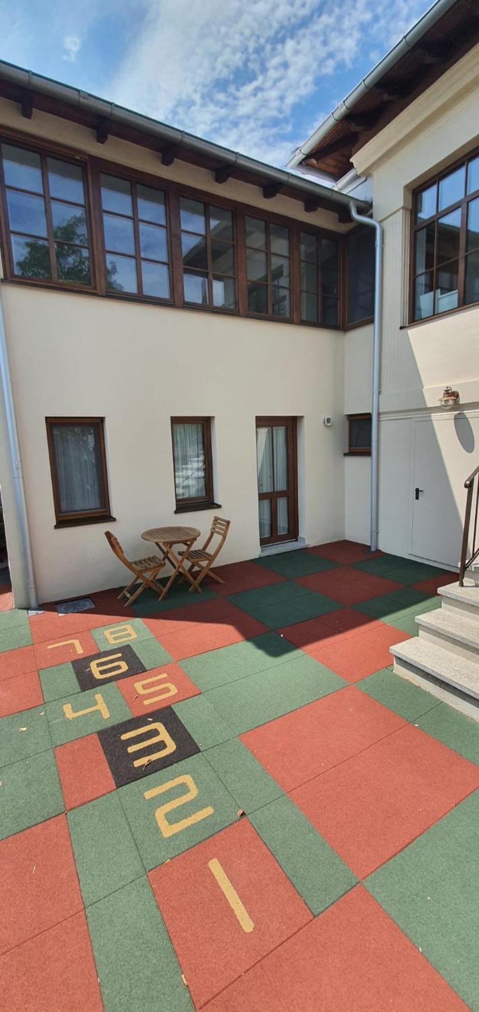 Old Town Apartament Διαμέρισμα Τιργκόβιστε Εξωτερικό φωτογραφία